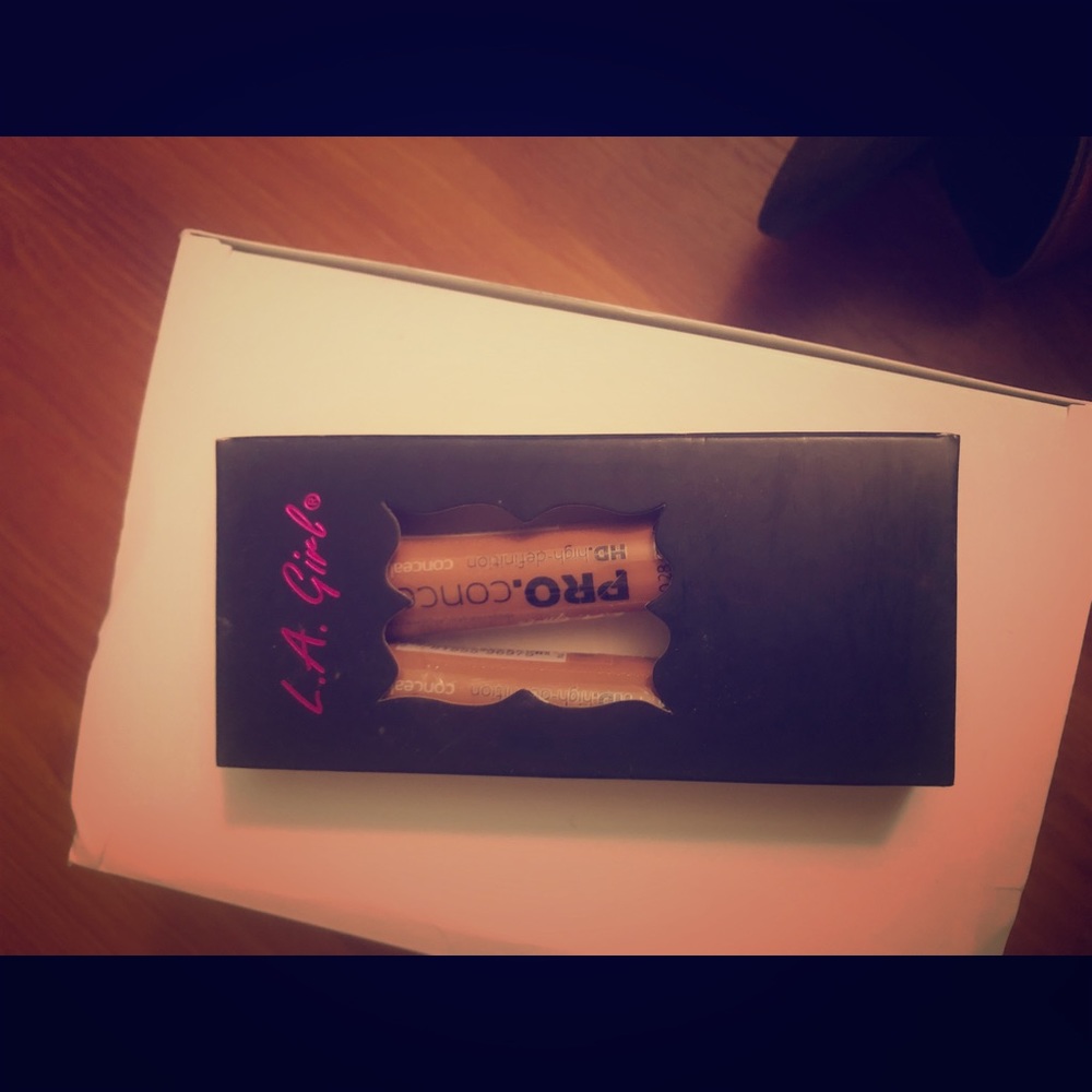 LA Girl Pro Concealer.  Medium Bisque Color